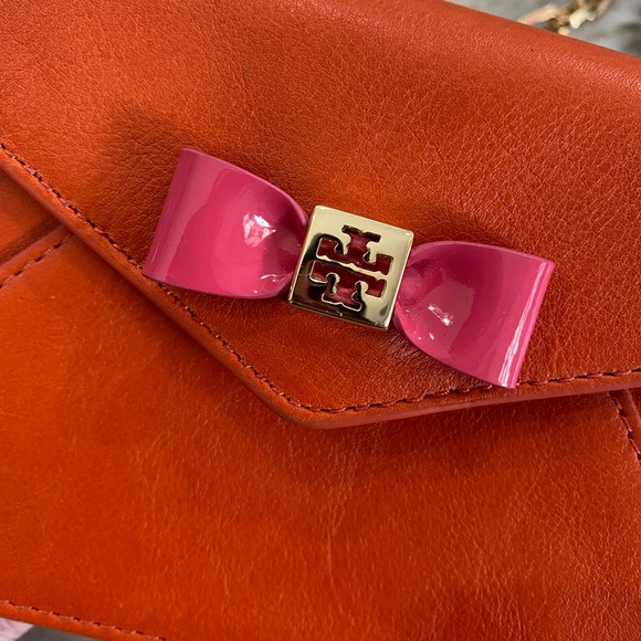 Flawless shoulder, crossbody, clutch. Magnetic closure, 3 credit cards slots - Picture 9 of 10